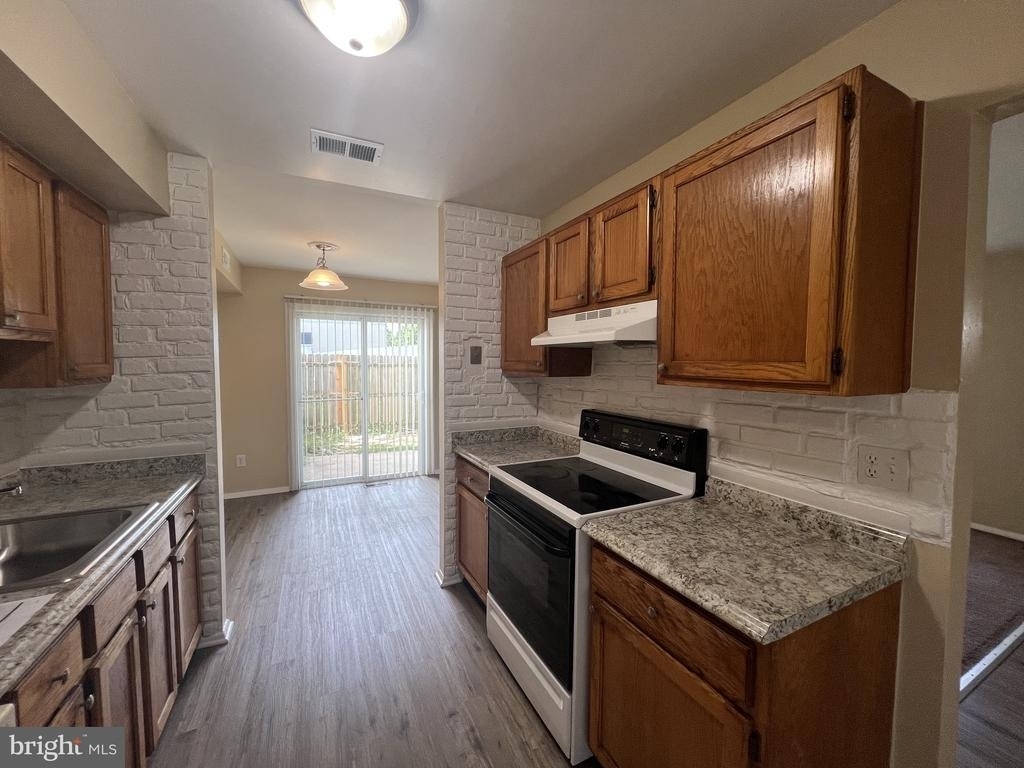 18 Lerner Court - Photo 3
