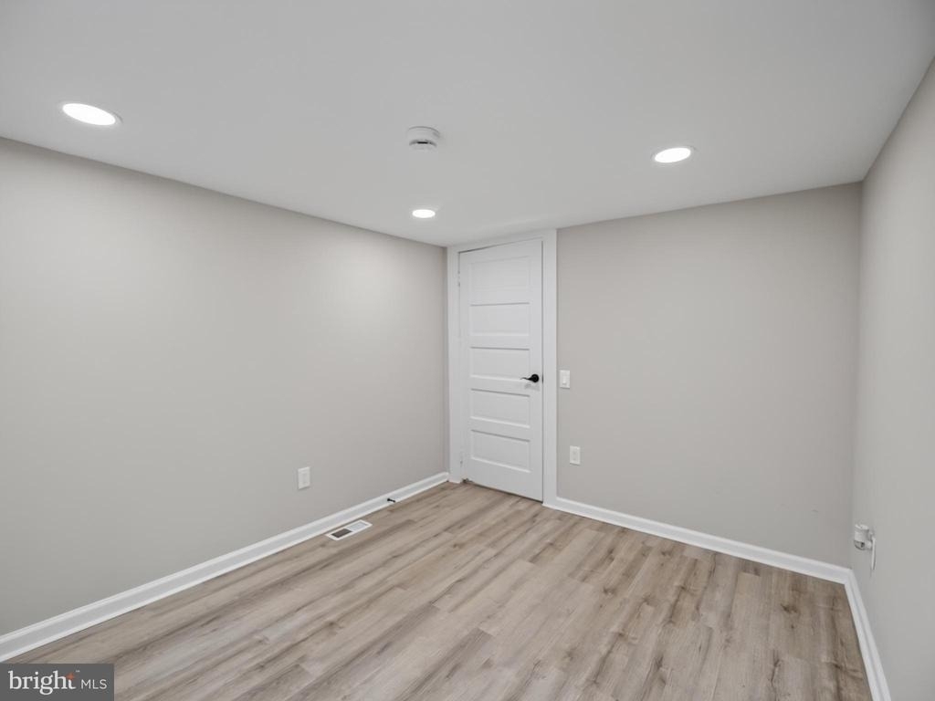 6008 Addison Road - Photo 32