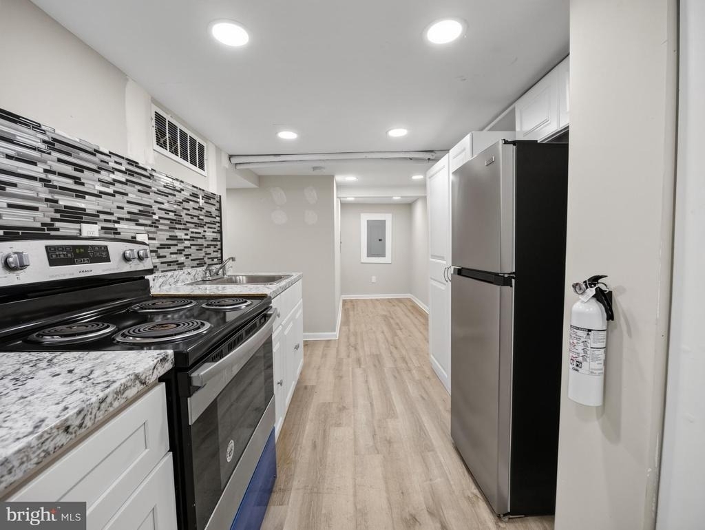 6008 Addison Road - Photo 11