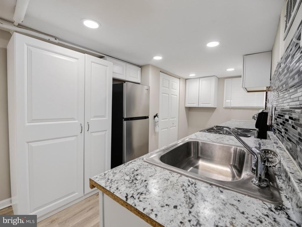 6008 Addison Road - Photo 8