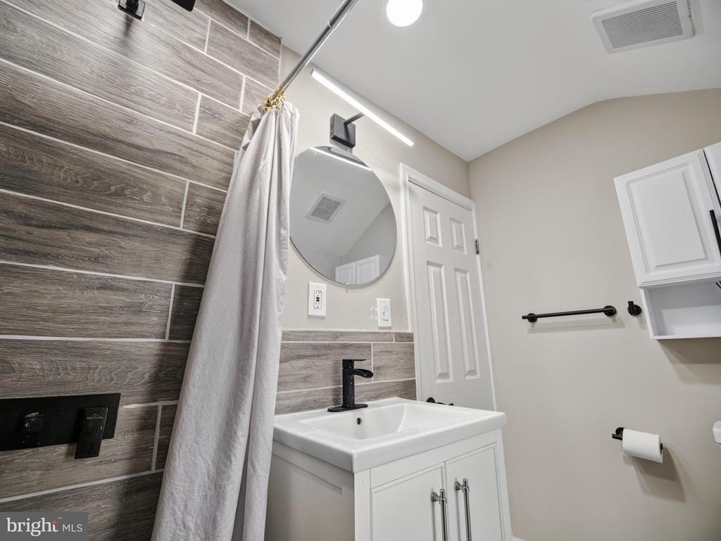 6008 Addison Road - Photo 41