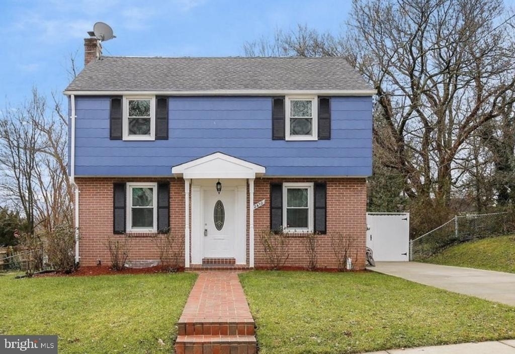 2410 Dexter Avenue - Photo 0