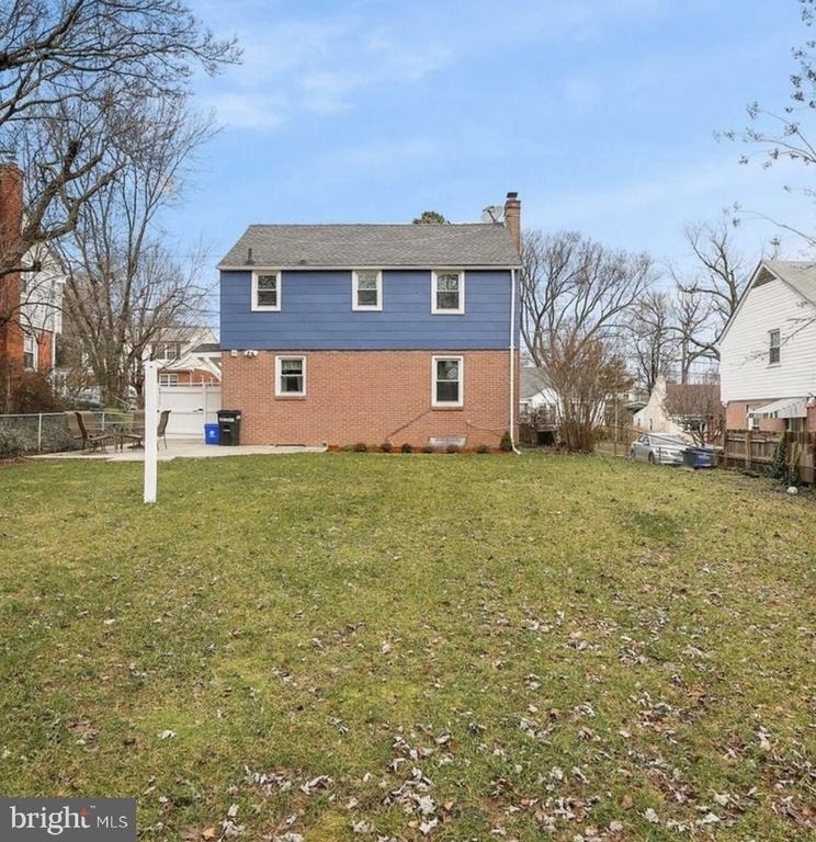 2410 Dexter Avenue - Photo 7