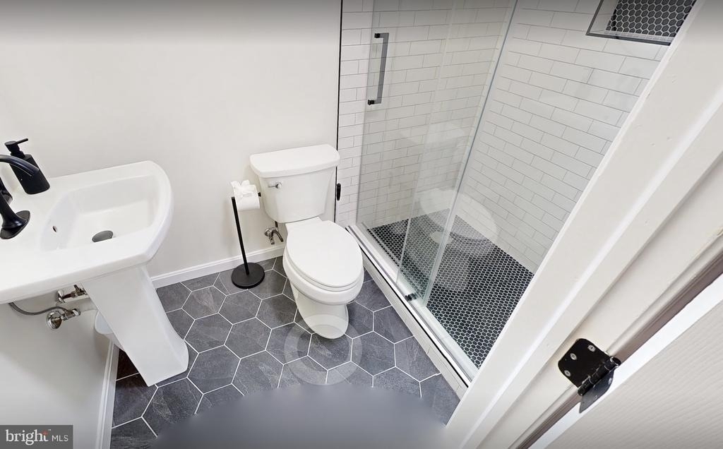 2410 Dexter Avenue - Photo 4