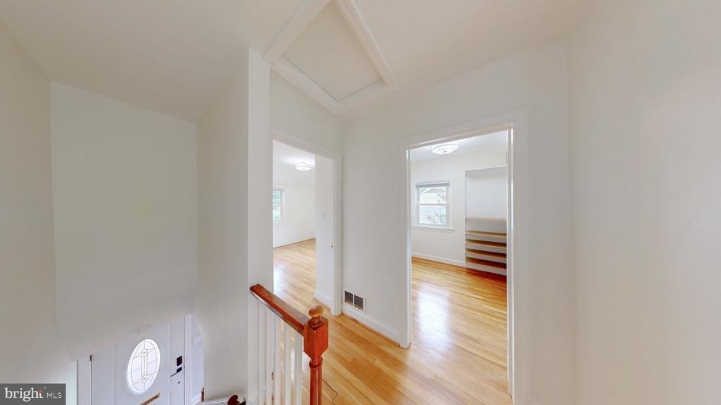 2410 Dexter Avenue - Photo 10