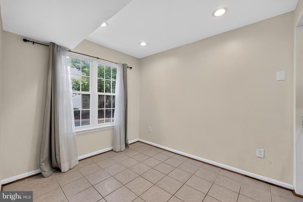 20220 Shipley Terrace - Photo 10