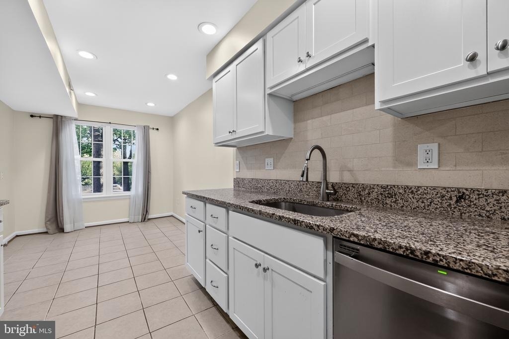 20220 Shipley Terrace - Photo 4