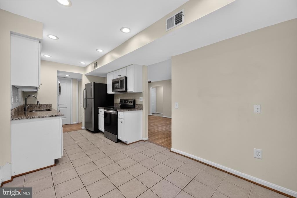 20220 Shipley Terrace - Photo 5