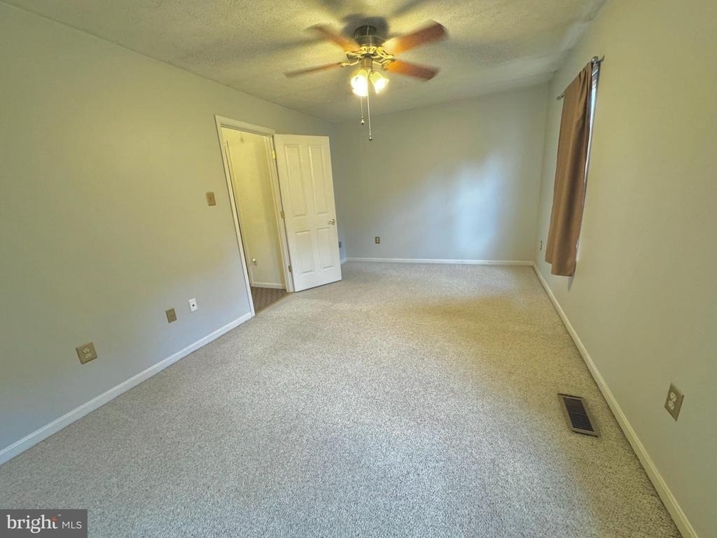 508 Kingdom Court - Photo 10
