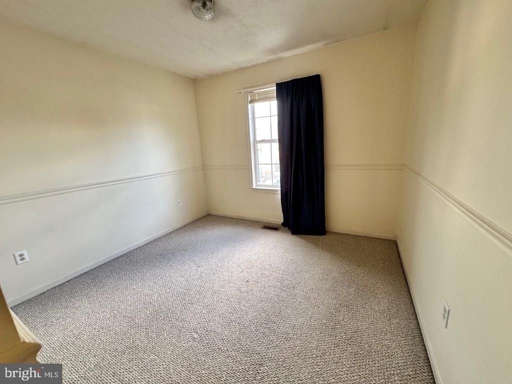 508 Kingdom Court - Photo 8