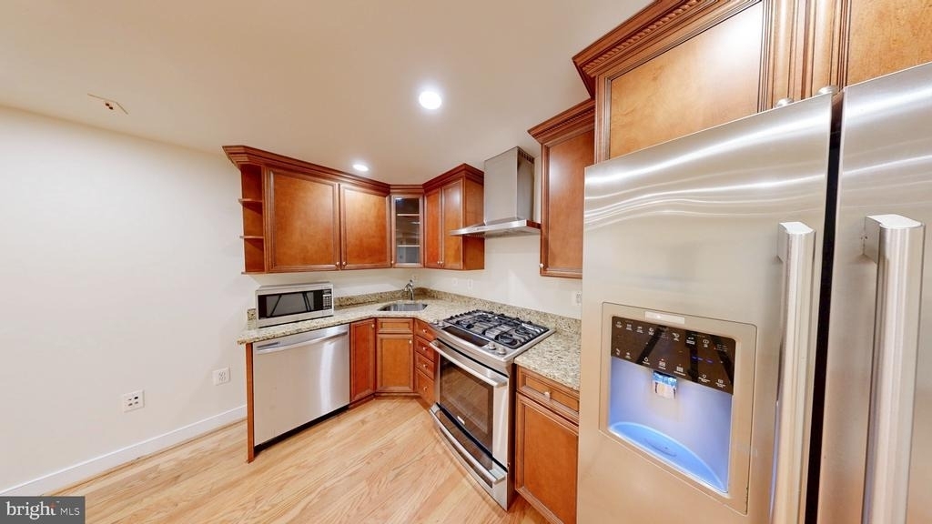 1462 Harvard Street Nw - Photo 2