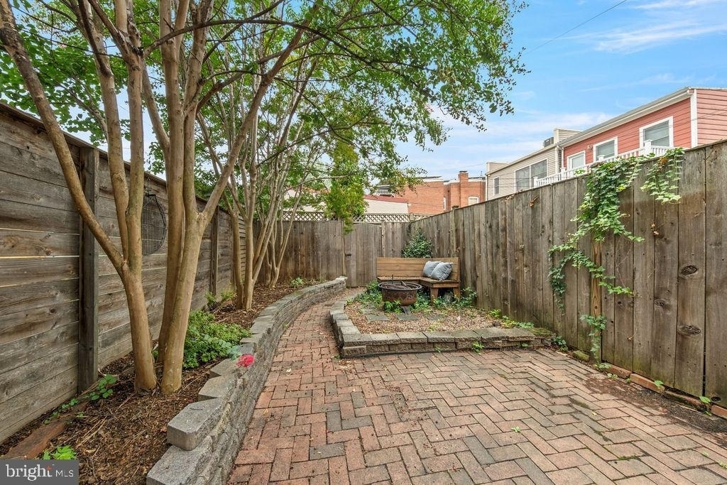 1124 C Street Ne - Photo 19