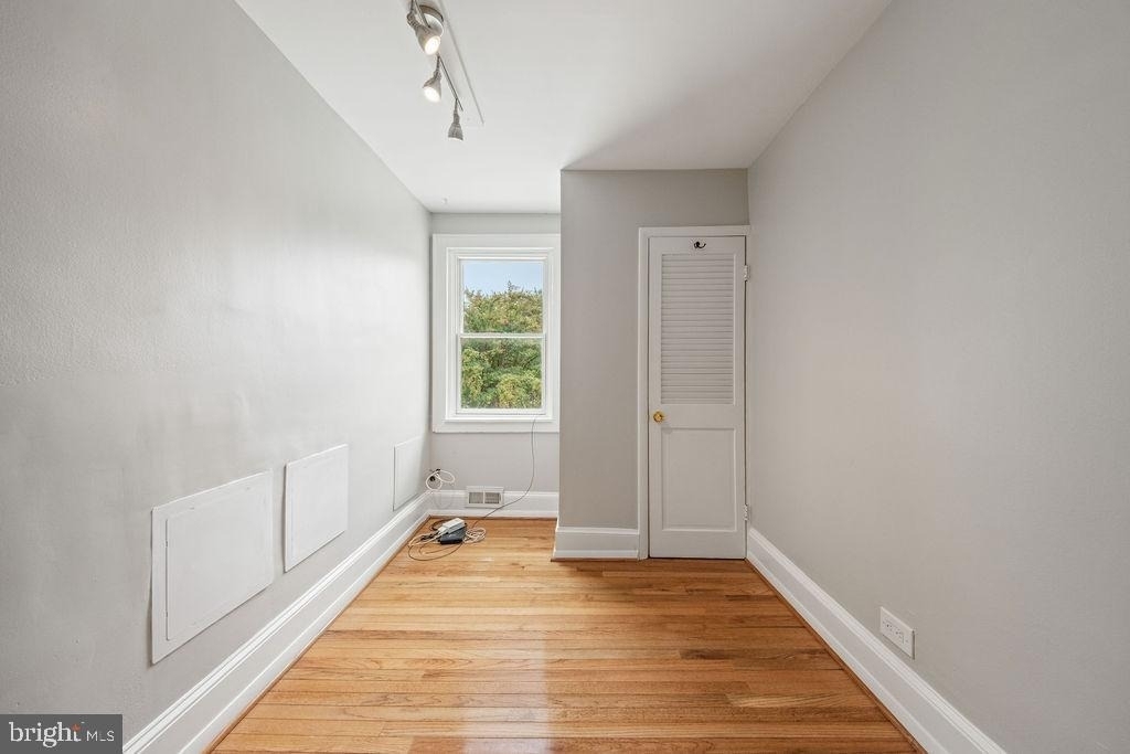 1124 C Street Ne - Photo 18