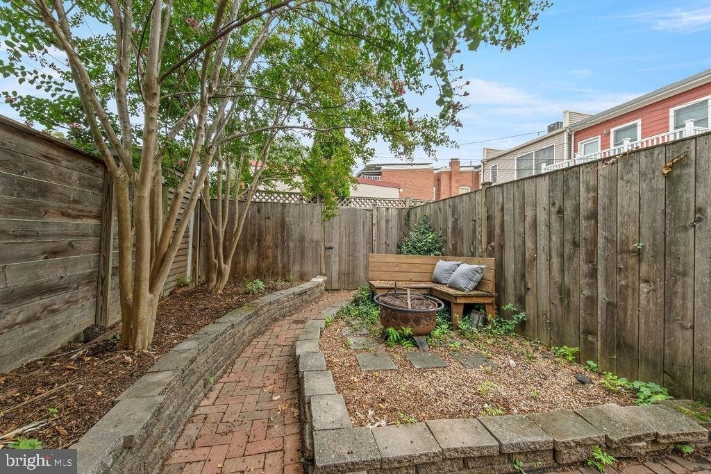 1124 C Street Ne - Photo 20