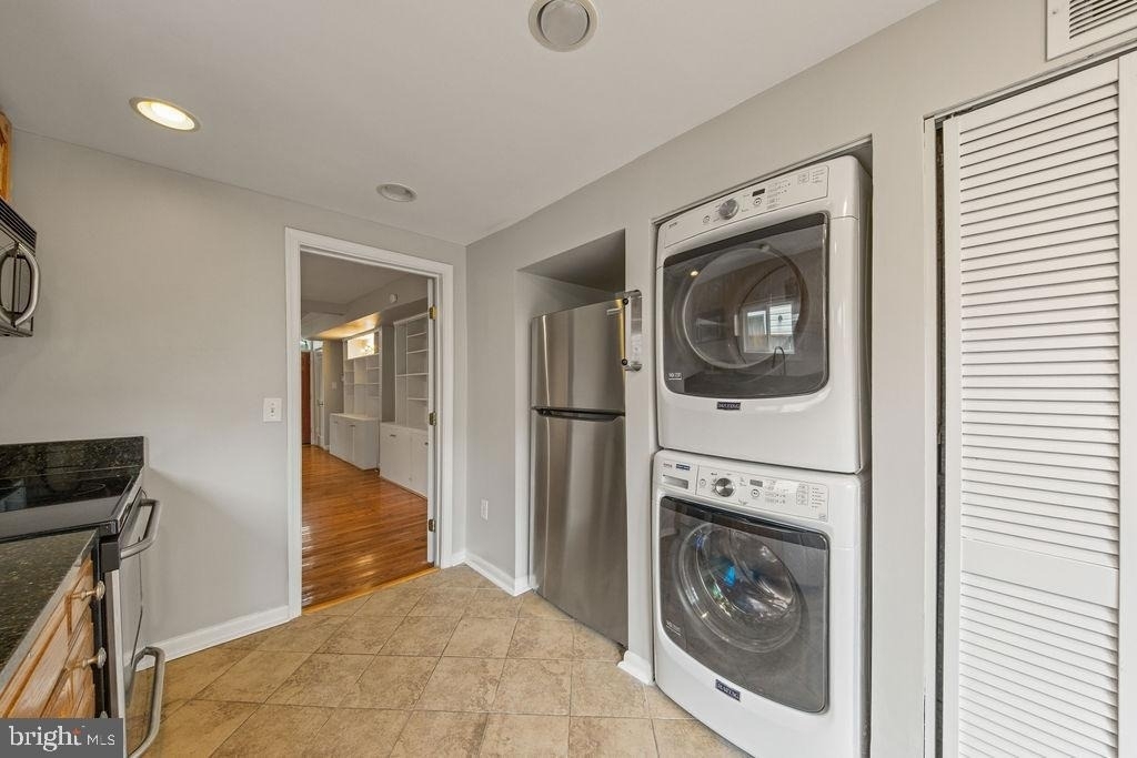 1124 C Street Ne - Photo 10