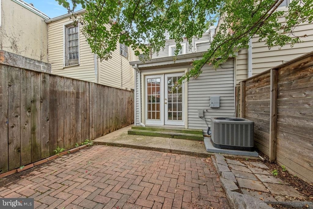 1124 C Street Ne - Photo 23