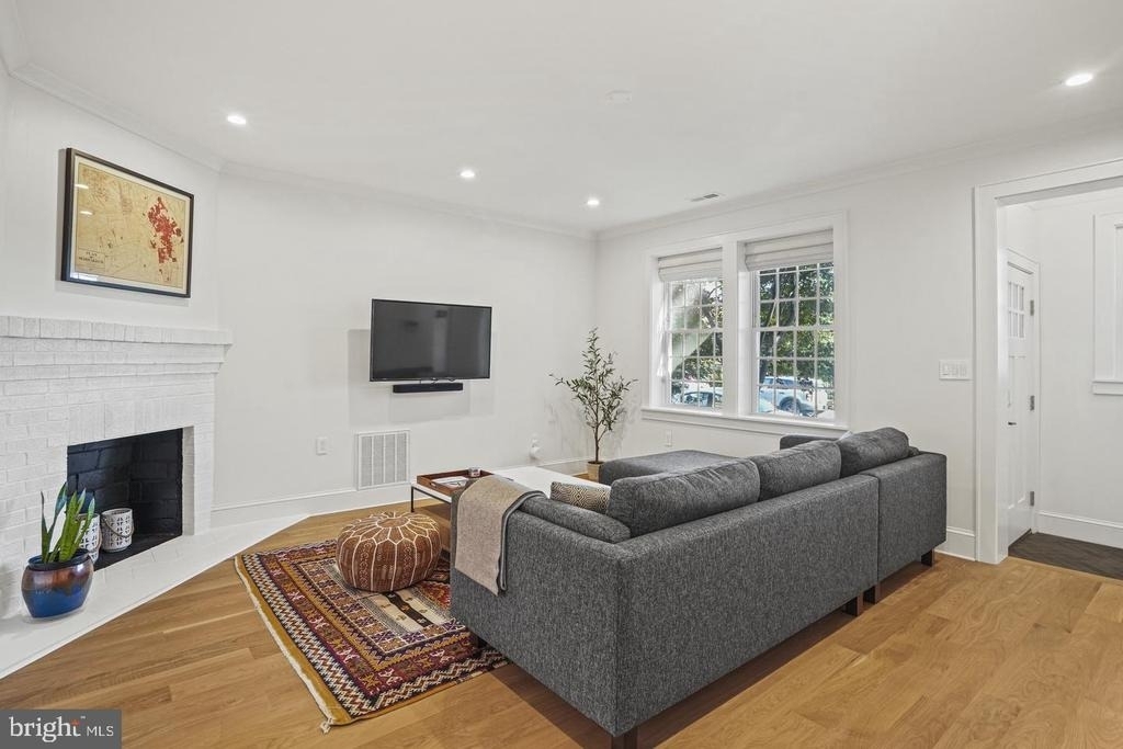 1920 35th Street Nw - Photo 12