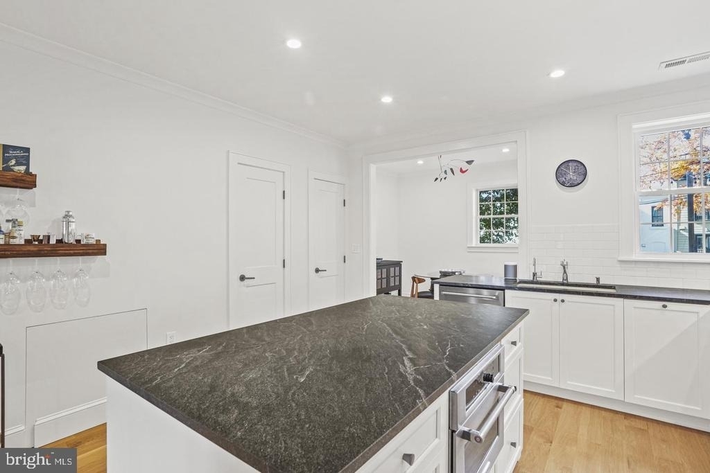1920 35th Street Nw - Photo 3