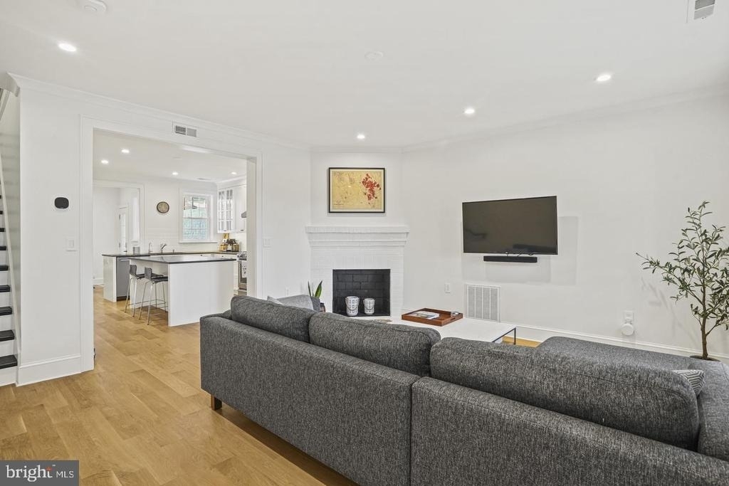 1920 35th Street Nw - Photo 13