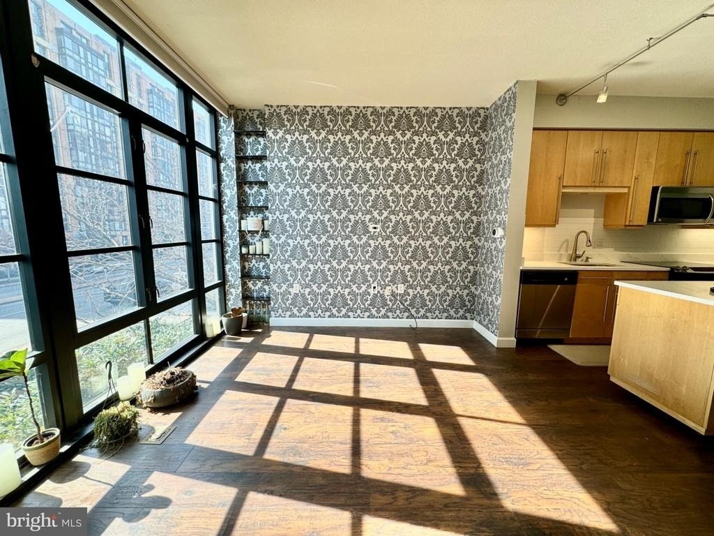 437 New York Avenue Nw - Photo 3
