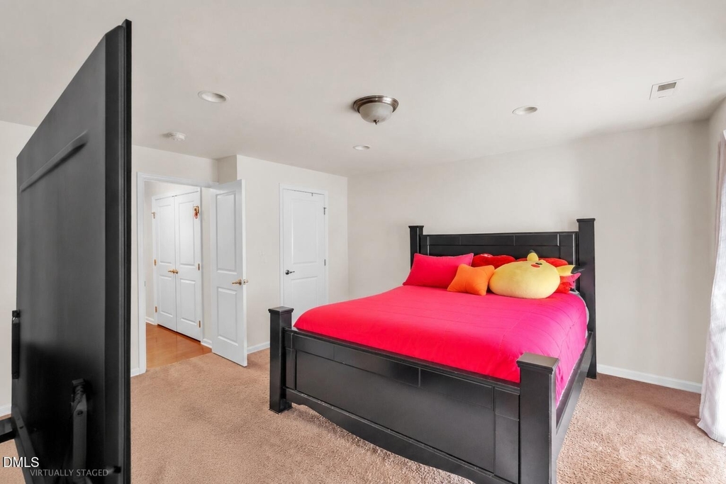 541 Pemberwich Place - Photo 3