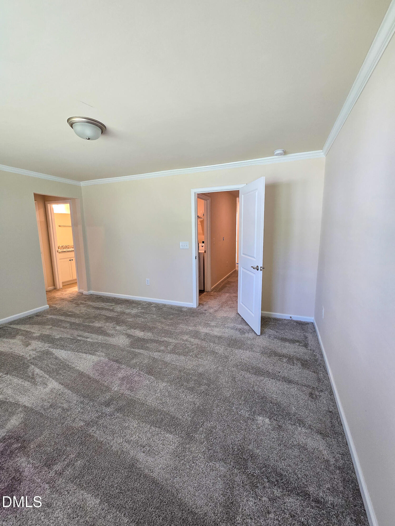 306 Villanova Drive - Photo 16