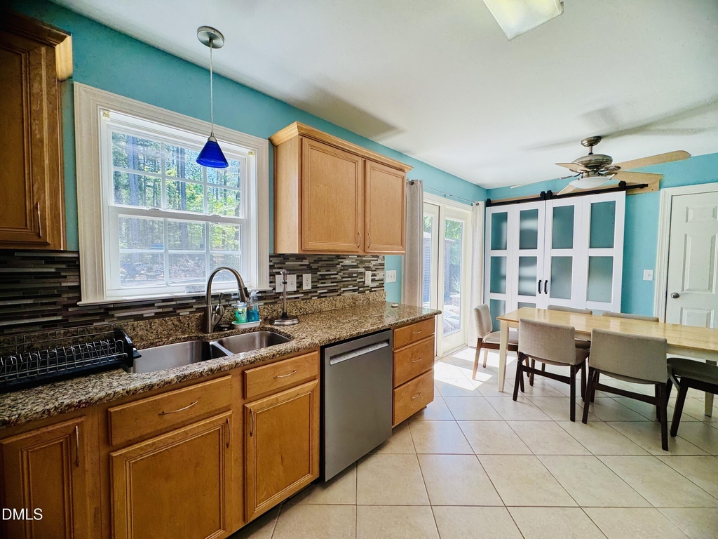 2576 Blue Dog Court - Photo 5