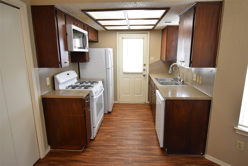 1802 Rawhide Loop - Photo 5