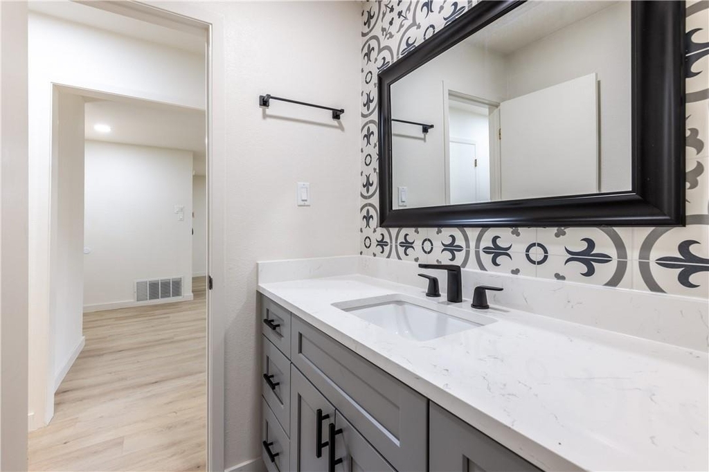 7601 West Gate Blvd - Photo 18