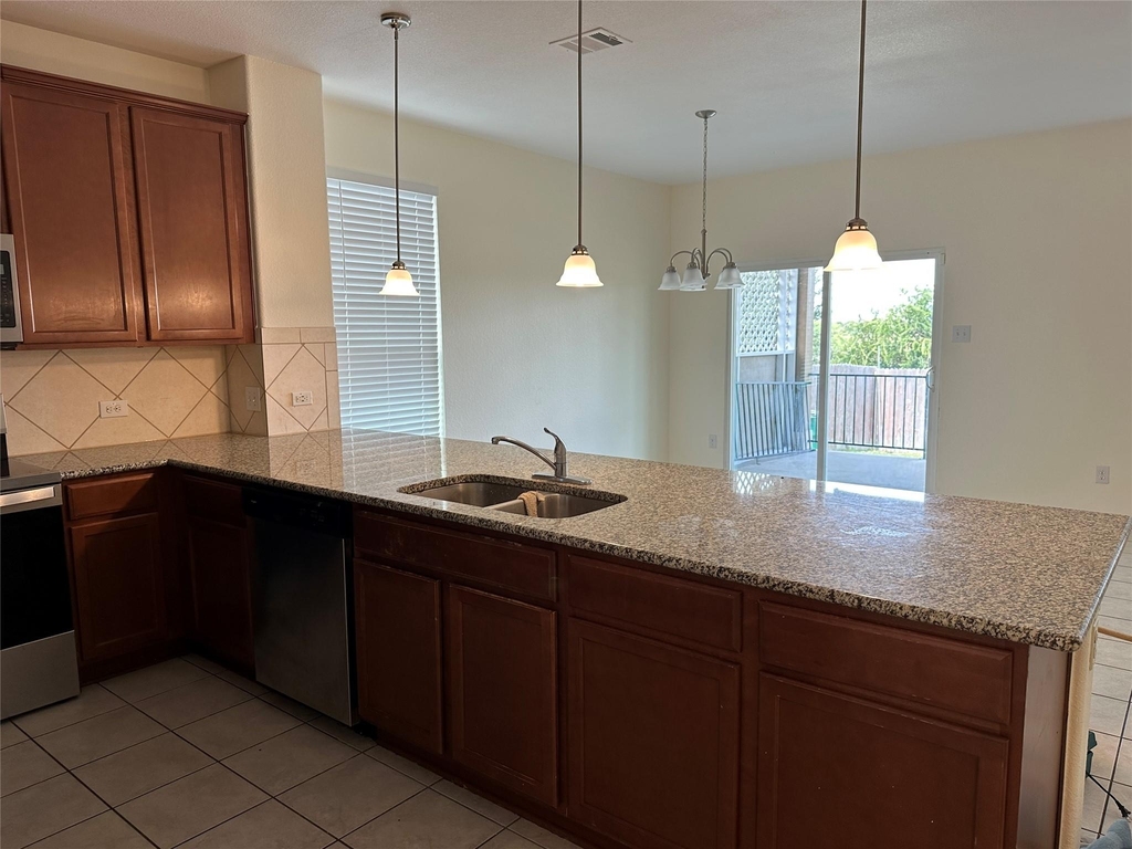 13904 Lyndon B Johnson St - Photo 9