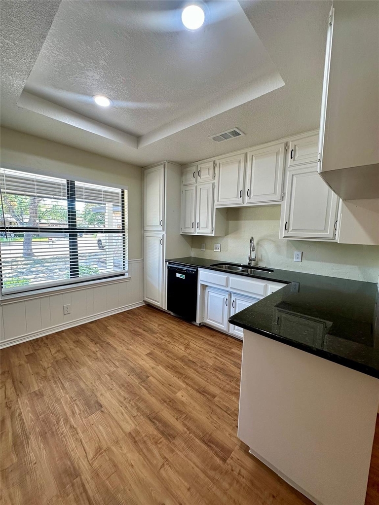 3419 Bluebonnet Trl - Photo 8