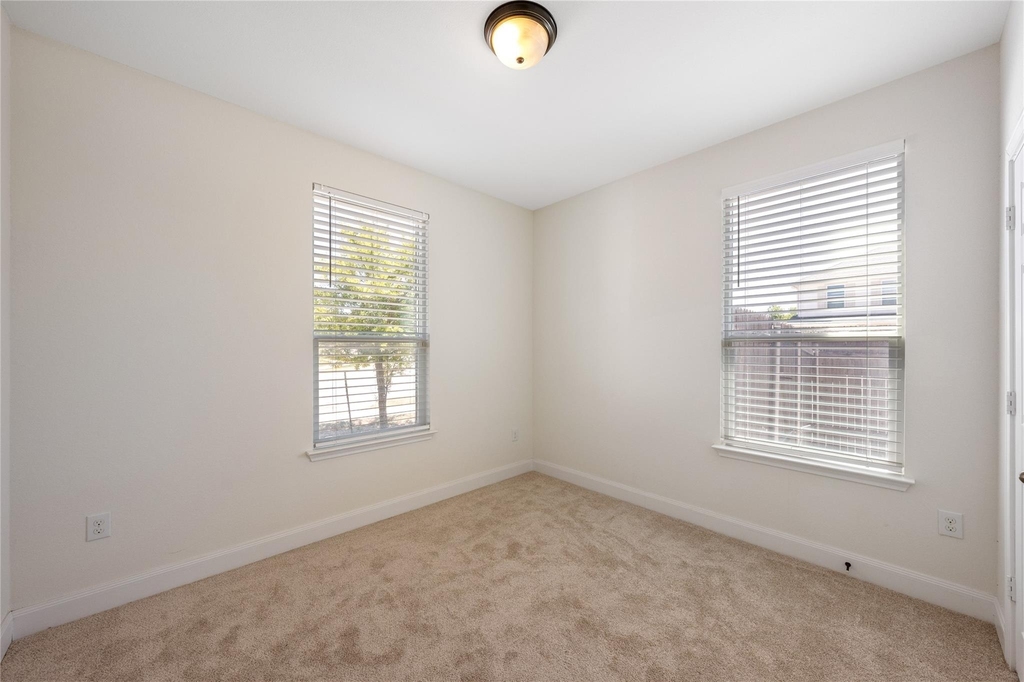 7632 Knockfin Dr - Photo 10