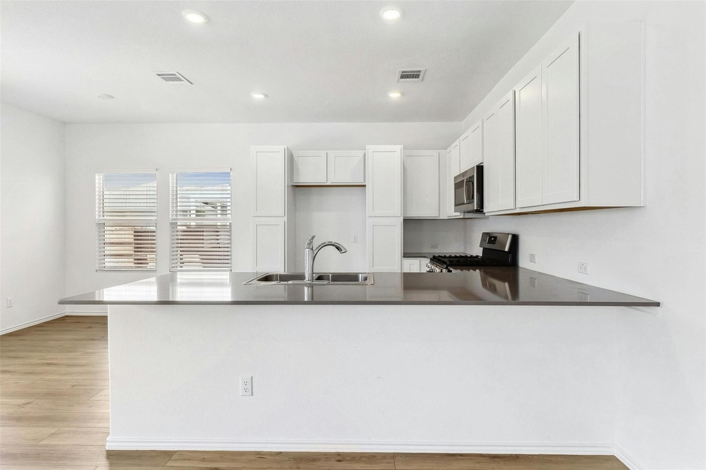 161 Santa Julia St - Photo 2