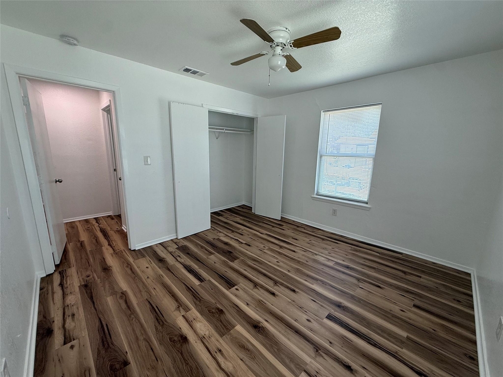 1009 Alex St - Photo 4