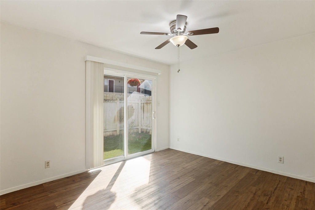 1212 Hollow Creek Dr - Photo 8