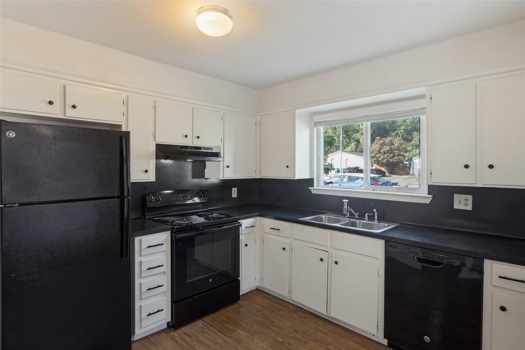1212 Hollow Creek Dr - Photo 6