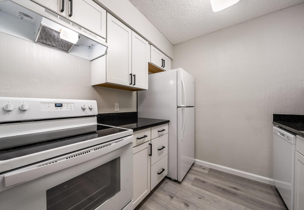 428 S Sailmaster St - Photo 3