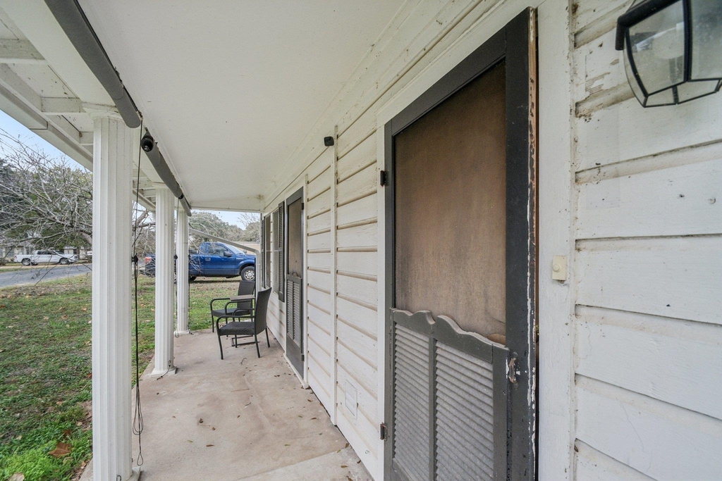 902 Turney St - Photo 8