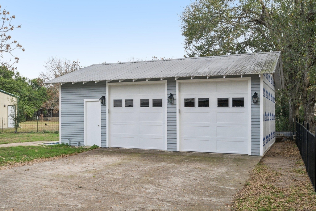 902 Turney St - Photo 4