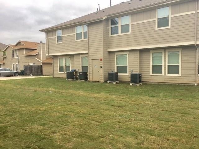 2213 Katy Ln - Photo 0