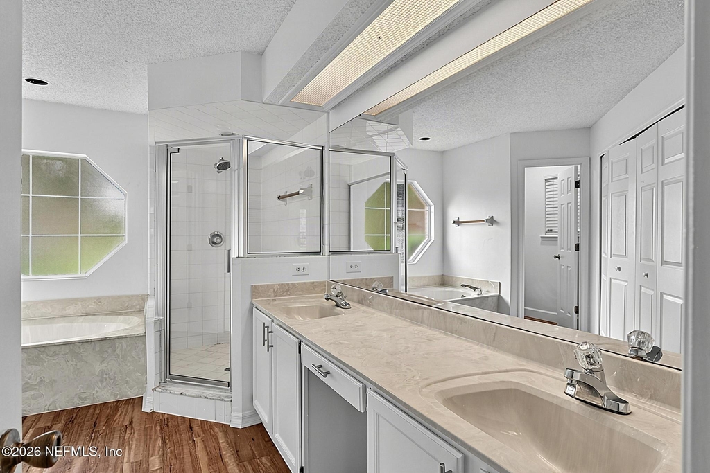 8426 Country Bend Circle W - Photo 16