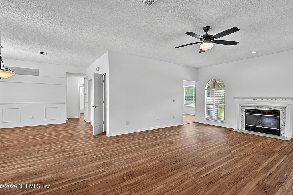 8426 Country Bend Circle W - Photo 9