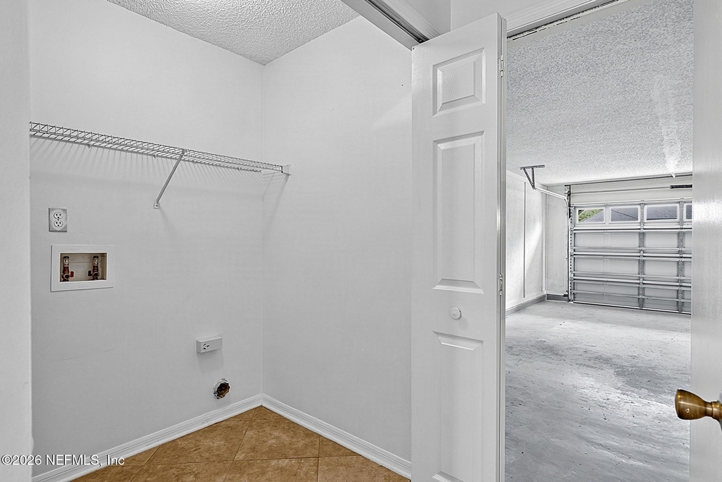 8426 Country Bend Circle W - Photo 25