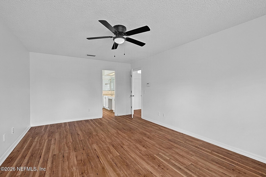 8426 Country Bend Circle W - Photo 15