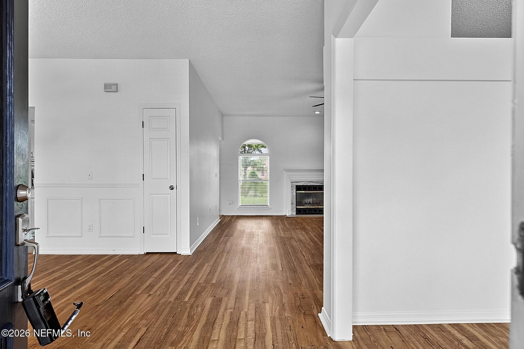 8426 Country Bend Circle W - Photo 3