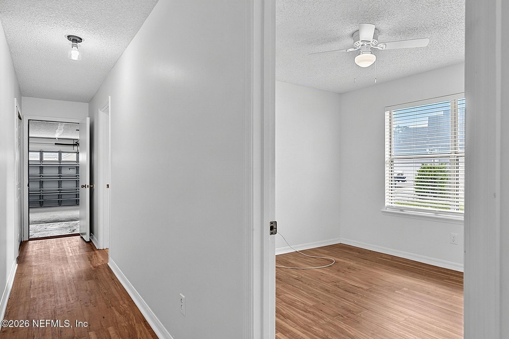 8426 Country Bend Circle W - Photo 21