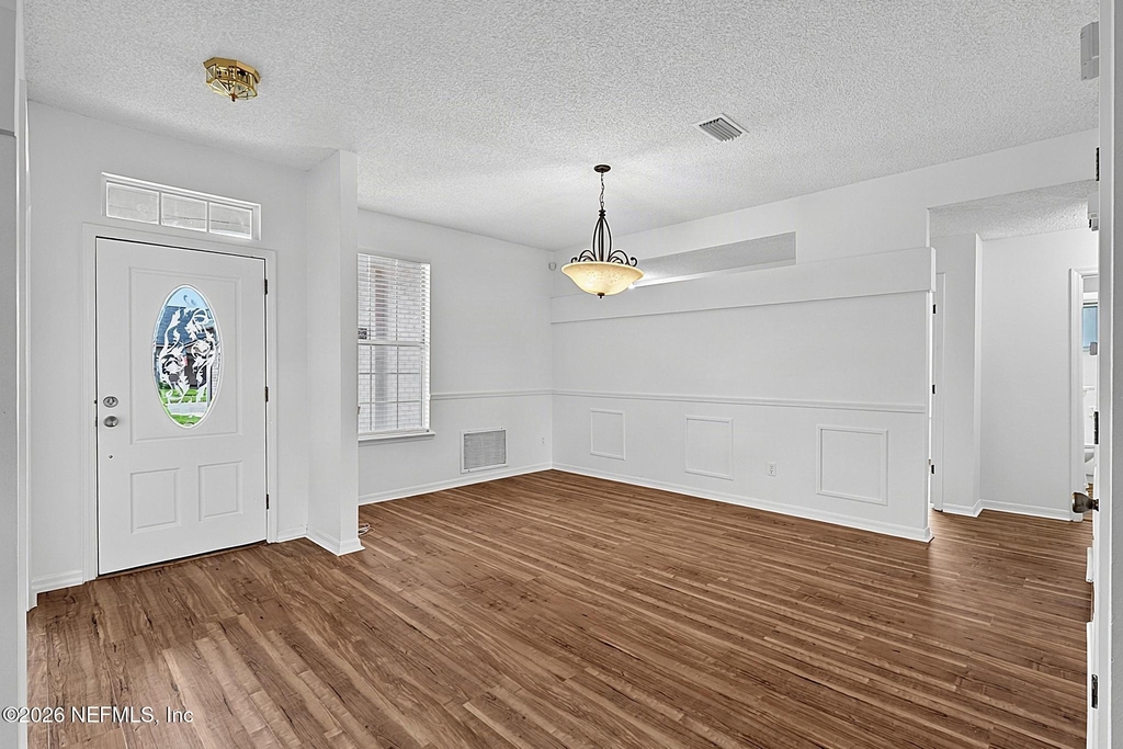 8426 Country Bend Circle W - Photo 5