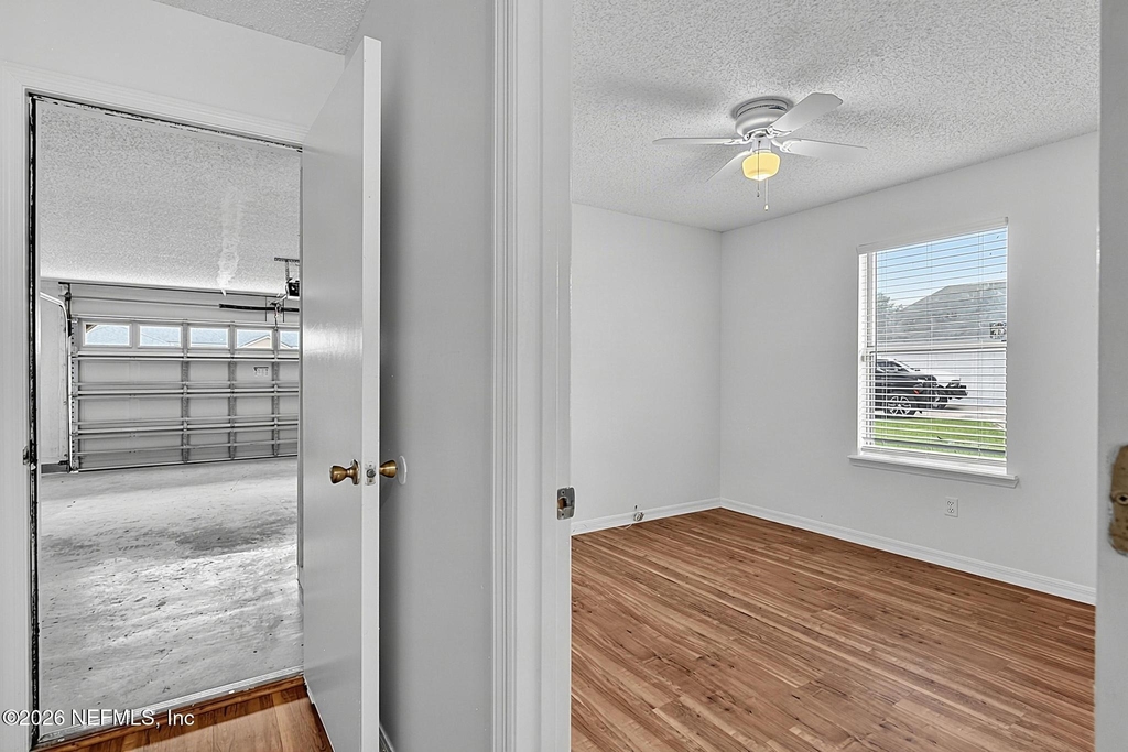 8426 Country Bend Circle W - Photo 23