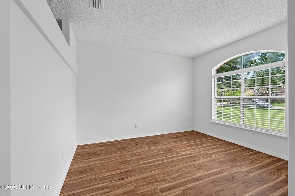 8426 Country Bend Circle W - Photo 6