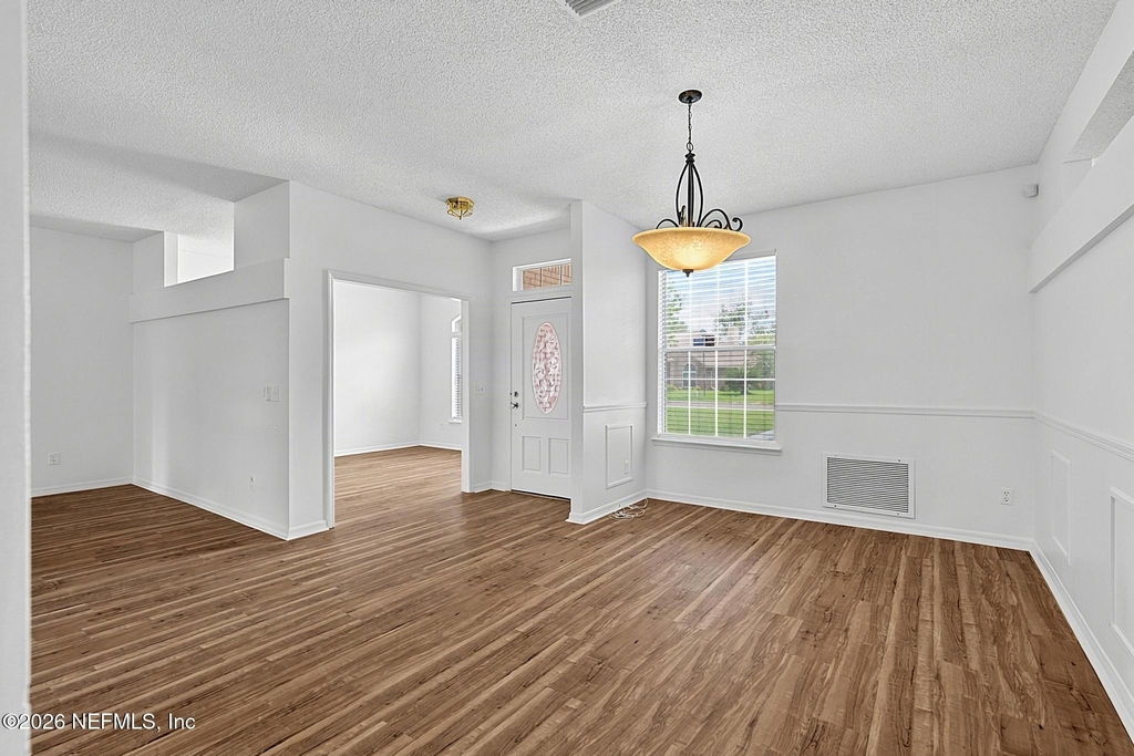 8426 Country Bend Circle W - Photo 4